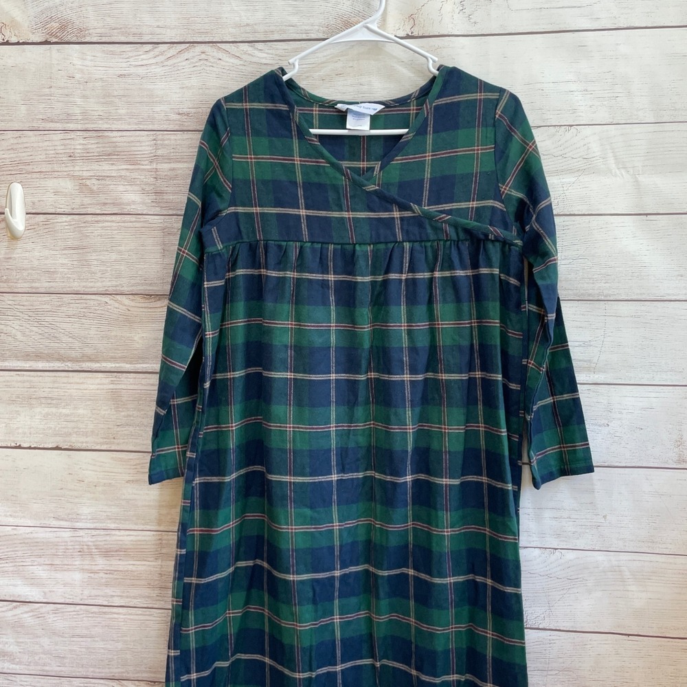 NEW WITHOUT TAGS THE COMPANY STORE LONG FLANNEL GOWN IN PINE PLAID